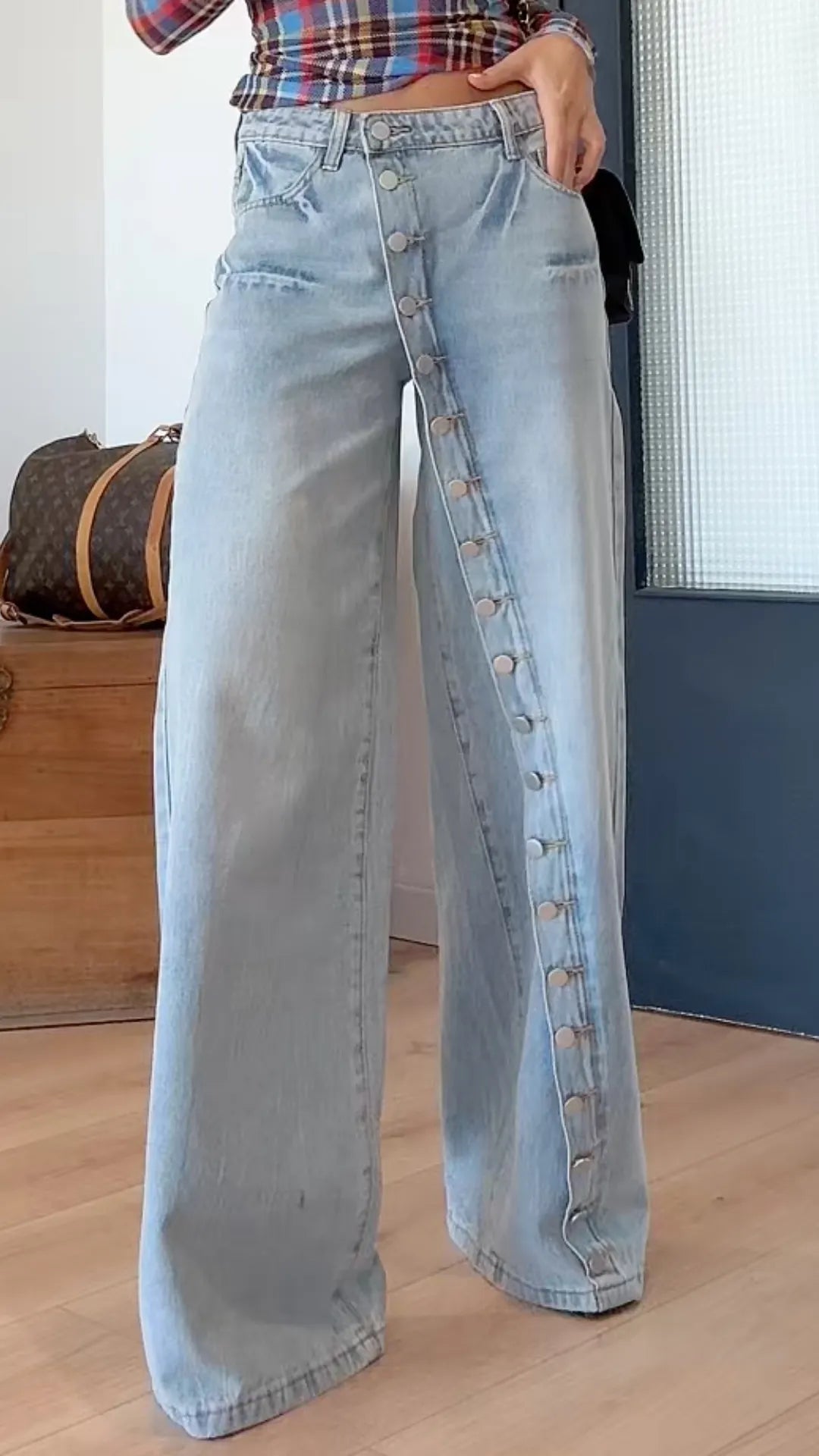 Front Button Wide Leg Jeans